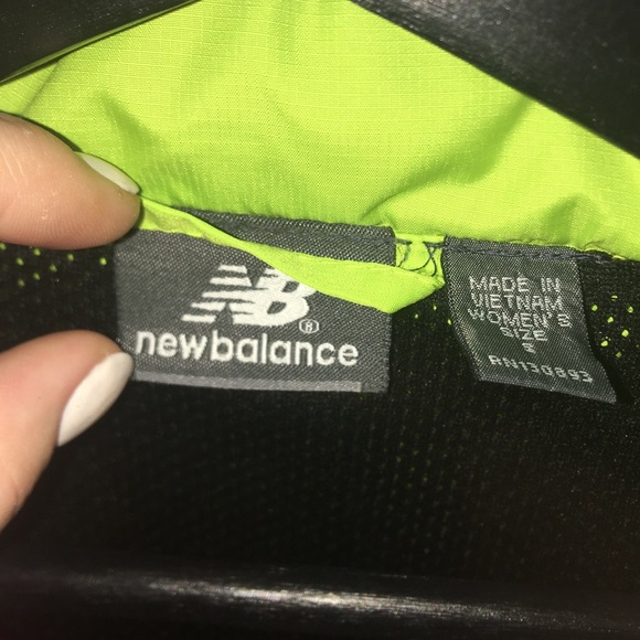 Running New Balance Neon Bight Green Jacket coat - Picture 3 of 3
